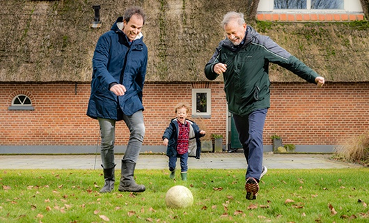 samen voetballen