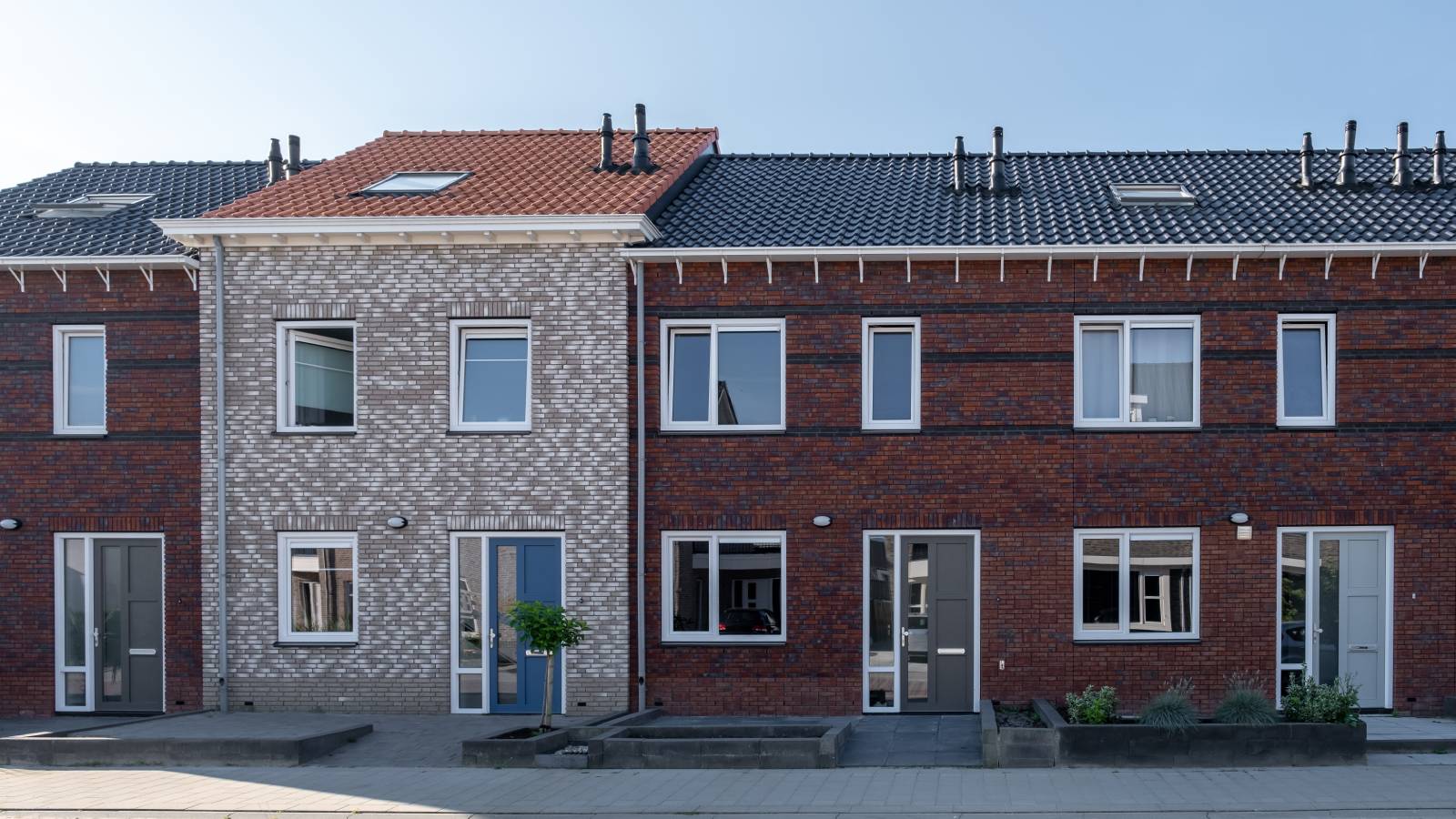 Rij nieuwbouw gevels